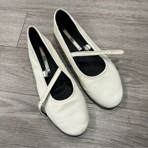 Zara Women's White Mary Jane Flats